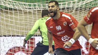 الأهلي يفوز على الزمالك ويتوّج بكأس الكؤوس لكرة اليد