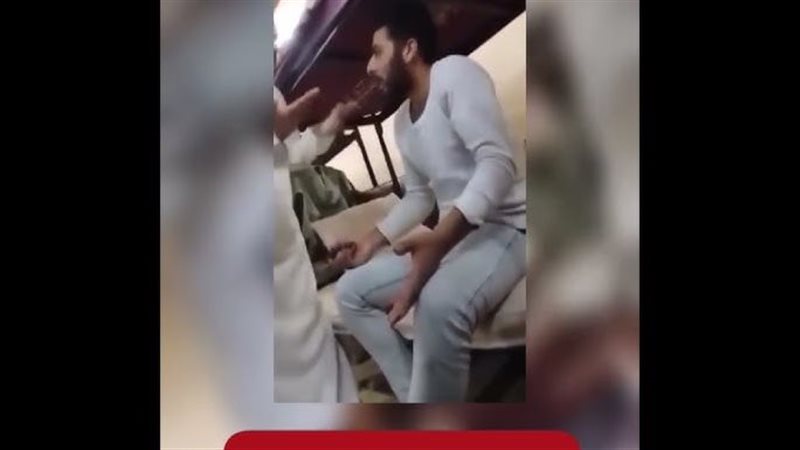 فيديو يوثق إهانة