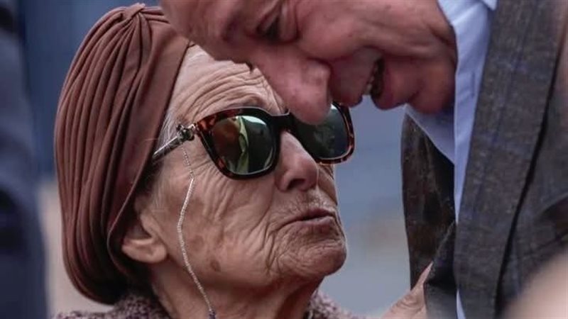 الحاجة نادرة اخت