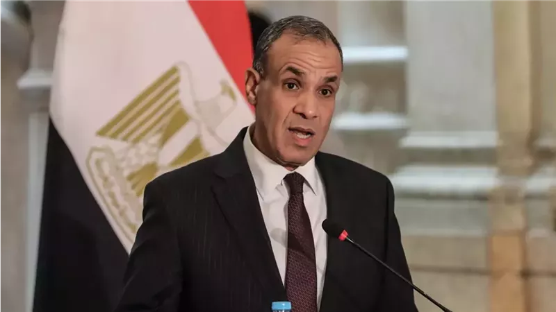 وزير الخارجية يشيد