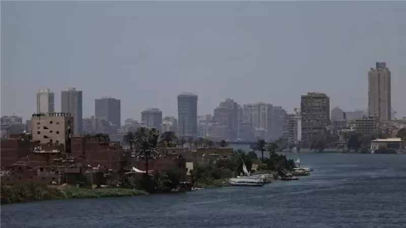 تحذيرات غامضه فى