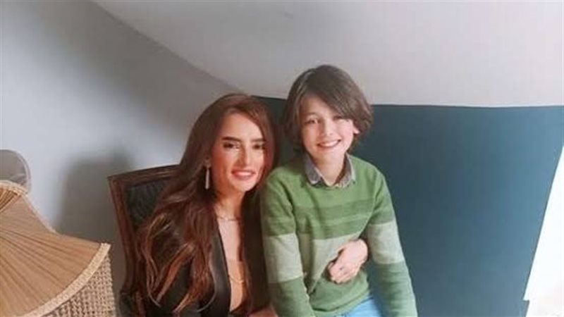 الفنانة زينة