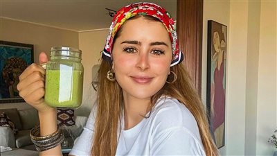 عائشة بن أحمد تكشف سر إشراقها، مشروب أخضر يثير فضول المتابعين