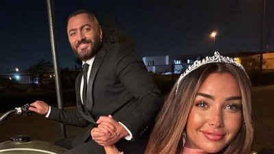 قصة حب هنا الزاهد وتامر حسني.. الفنانة تروج لـ ريستارت قبل طرحه في السينمات 