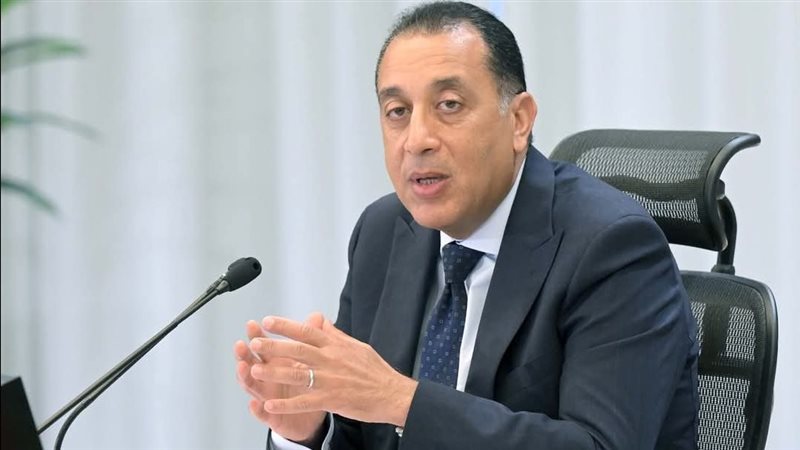 رئيس الوزراء يفتتح