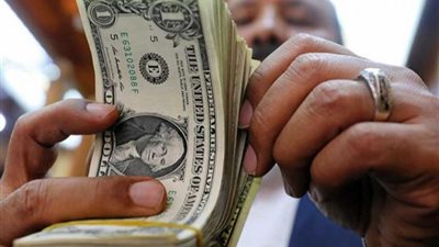 سعر الدولار اليوم مقابل الجنيه المصري، الأخضر يتراجع من جديد