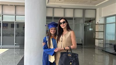 رضوى الشربيني تحتفل بتخرج ابنتها الصغرى: 