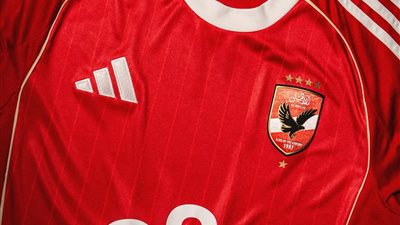 بالصور.. الأهلي يعلن عن قميصه الجديد استعدادا لكأس العالم للأندية 