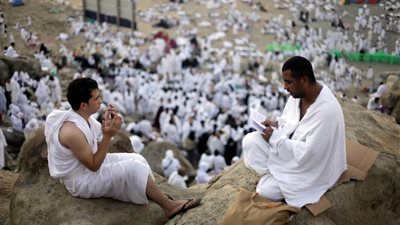 حكم من يحج كل عام ولا يصلي إلاّ الجمعة، دار الإفتاء تحذر 