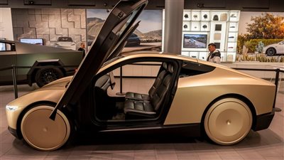  بقيادة إيلون ماسك، تسلا تطلق خدمات سيارات الأجرة ذاتية القيادة 