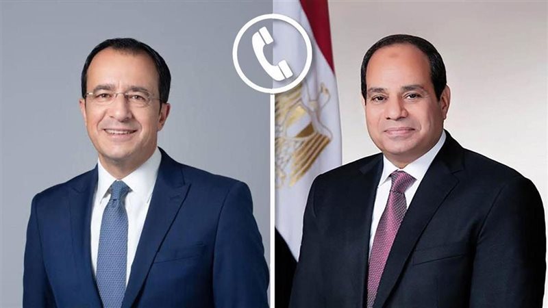 اتصال هاتفي بين الرئيس