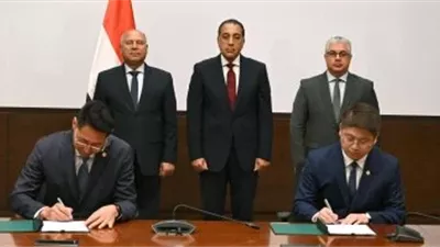 مدبولي يشهد توقيع عقد إنشاء مجمع صناعي لمستلزمات الطاقة الشمسية بالعين السخنة