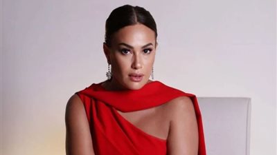 تزايد المطالب بترحيل هند صبري بعد دعمها لقافلة الصمود، ودفاع فني واسع