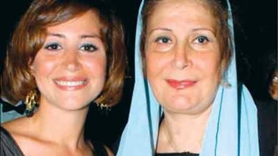 مرض زيزي مصطفى .. والدة منة شلبي تدخل المستشفى بشكل عاجل