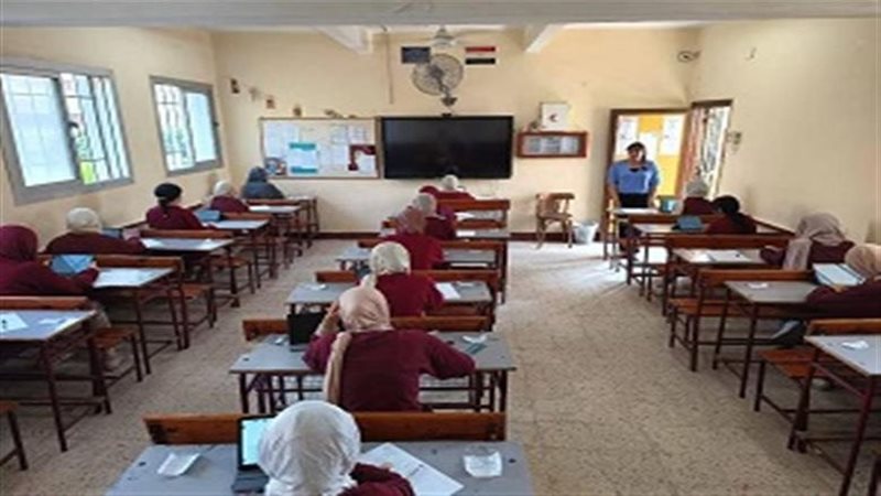 انطلاق امتحان اللغة