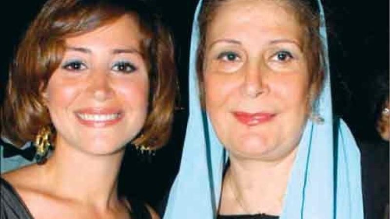 مرض زيزي مصطفى والدة