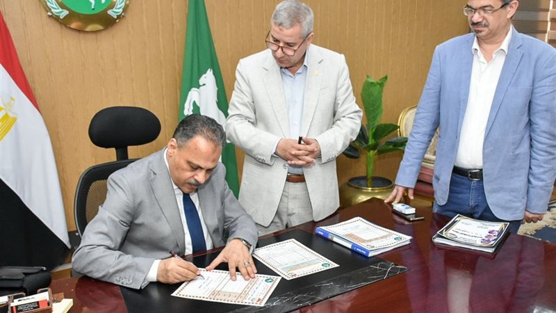 محافظ الشرقية يعتمد