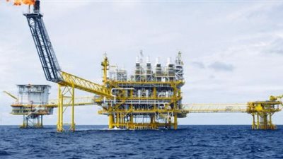 خبير طاقة: الضربات العسكرية ترفع أسعار النفط وتضع العالم أمام أزمة جديدة