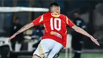 هل يستعيد محمد شريف القميص رقم 10 مع الأهلي بدلا من جراديشار؟