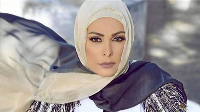 أمل حجازي تثير الجدل