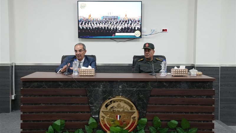وزير الاتصالات يلتقي