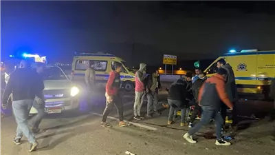 بالأسماء إصابة 5 أشخاص في تصادم سيارة مع تروسيكل بطريق الإسماعيلية 