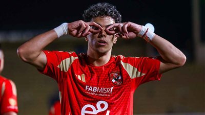 بسبب إمام عاشور، الأهلي يقرر إيقاف التعامل مع آدم وطني وكيل اللاعبين