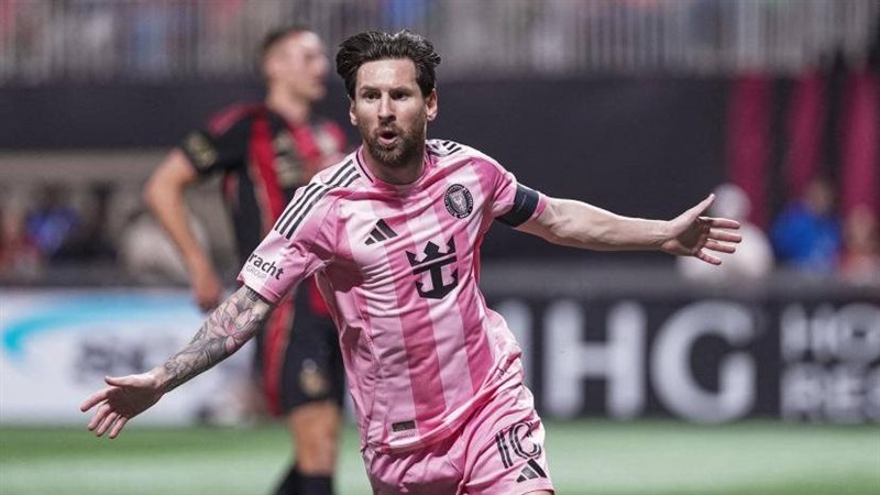 برشلونة يخطط لتكريم