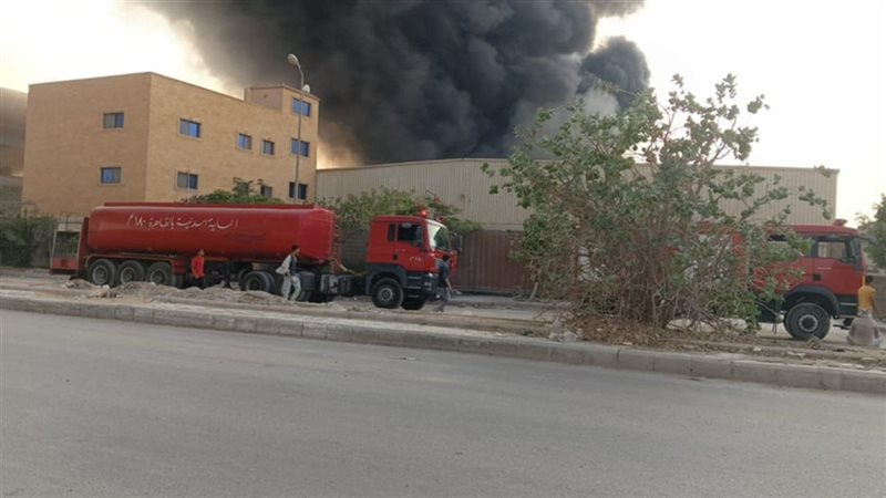 حريق هائل يلتهم مصنع
