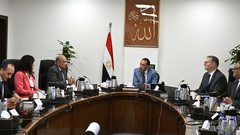 مدبولي يتابع عددا
