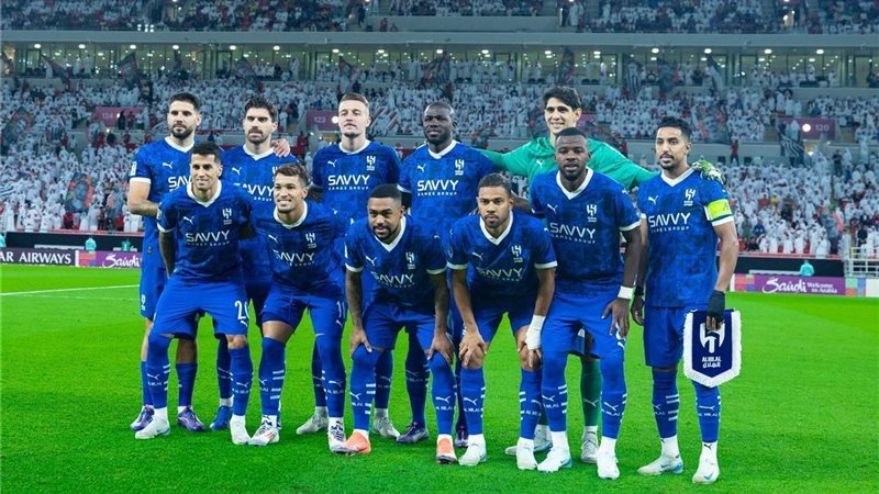 الهلال السعودي يدرس