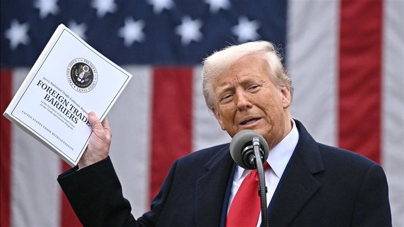 الرئيس الأمريكي دونالد