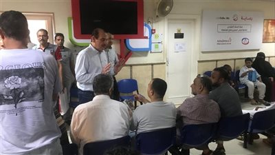 نائب وزير الصحة يوجه بتعزيز الخدمات في المنشآت الصحية بمحافظة مطروح