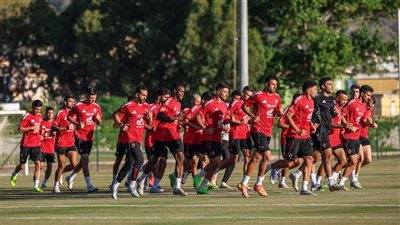 الأهلي يختتم مرانه الأول بتونس بحضور محمود الخطيب 