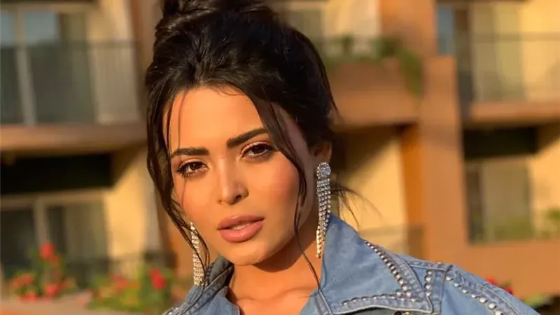 أسماء جلال تتخذ إجراءً