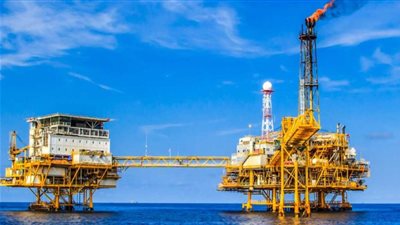 خبير طاقة: اهتمام الرئيس بقطاع البترول يحقق نقلة نوعية توفر 3 مليارات دولار سنويا