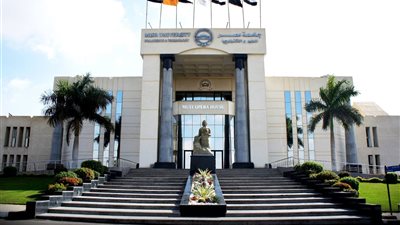 مصاريف جامعة مصر للعلوم والتكنولوجيا 2025، الطب 165 للثانوية و225 للشهادات المعادلة 