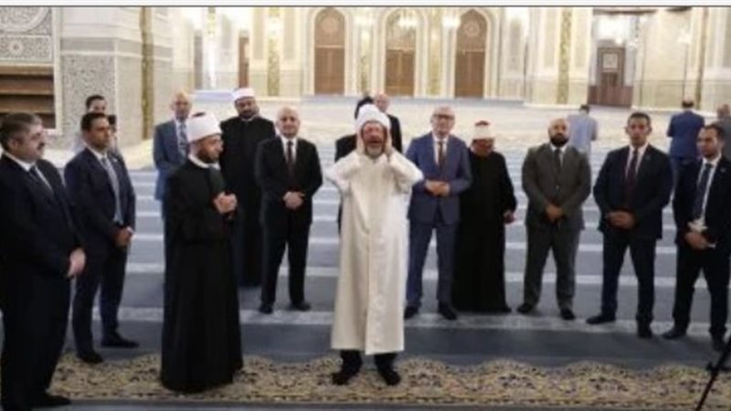 رئيس الشئون الدينية