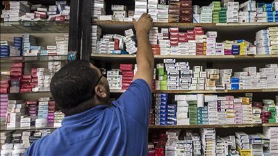 تساؤلات برلمانية بشأن اختفاء الأدوية في الأسواق، ما القصة؟