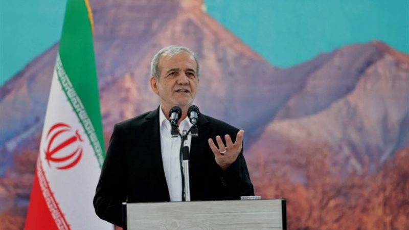 الرئيس الإيراني يحذر