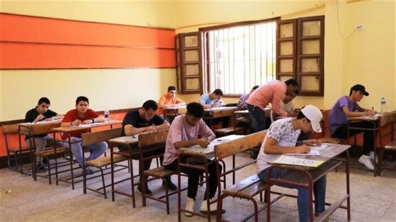 موعد تسليم شهادات