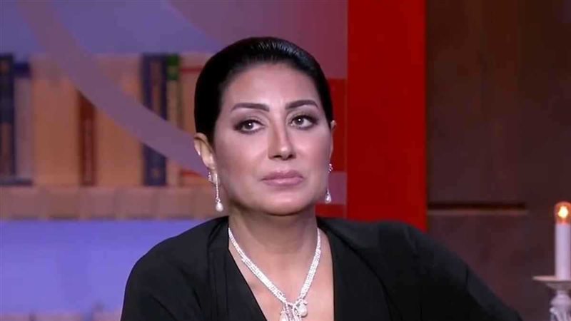 وفاء عامر وتجارة