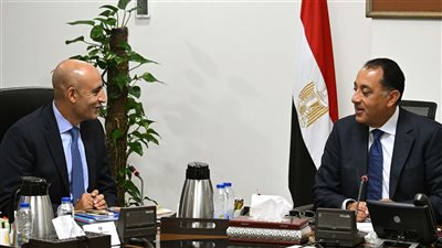 وزير التعليم يستعرض تطوير مناهج الابتدائي وتأهيل المعلمين