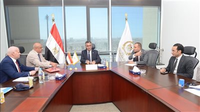 وزير التموين خلال لقاءه مع برلمانيين: طلبات النواب أوامر 