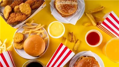 دراسة تحذر: تناول وجبات التيك واي تصيبك بالاكتئاب والسكر