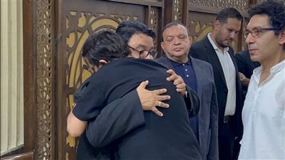 حضور كثيف من نجوم الفن لتقديم واجب العزاء لـ خالد جلال (صور)