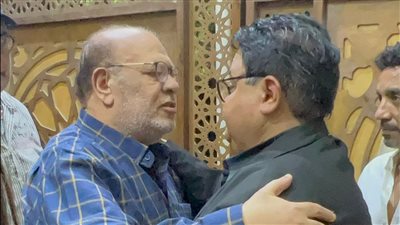 صلاح عبدالله وأشرف زكي يقدمان واجب العزاء لـ خالد جلال (صور) 