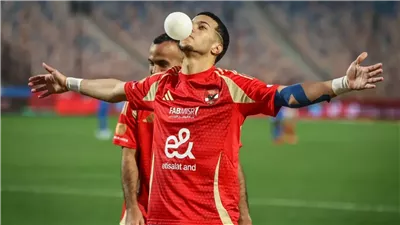 بعد عودته من الإصابة.. هل يشارك إمام عاشور مع الأهلي ضد فاركو؟