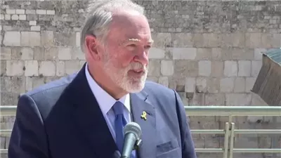 سفير أمريكا لدى إسرائيل يكذب ويتجمل: صور أطفال غزة 