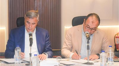 توريد 120 أتوبيسًا من 